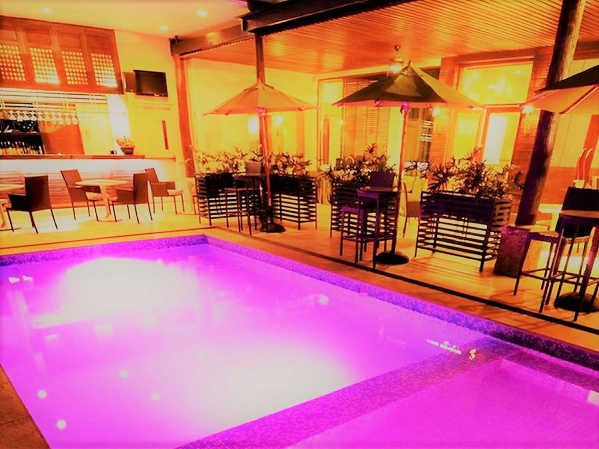The Cocoon Boutique Hotel Quezon City Esterno foto