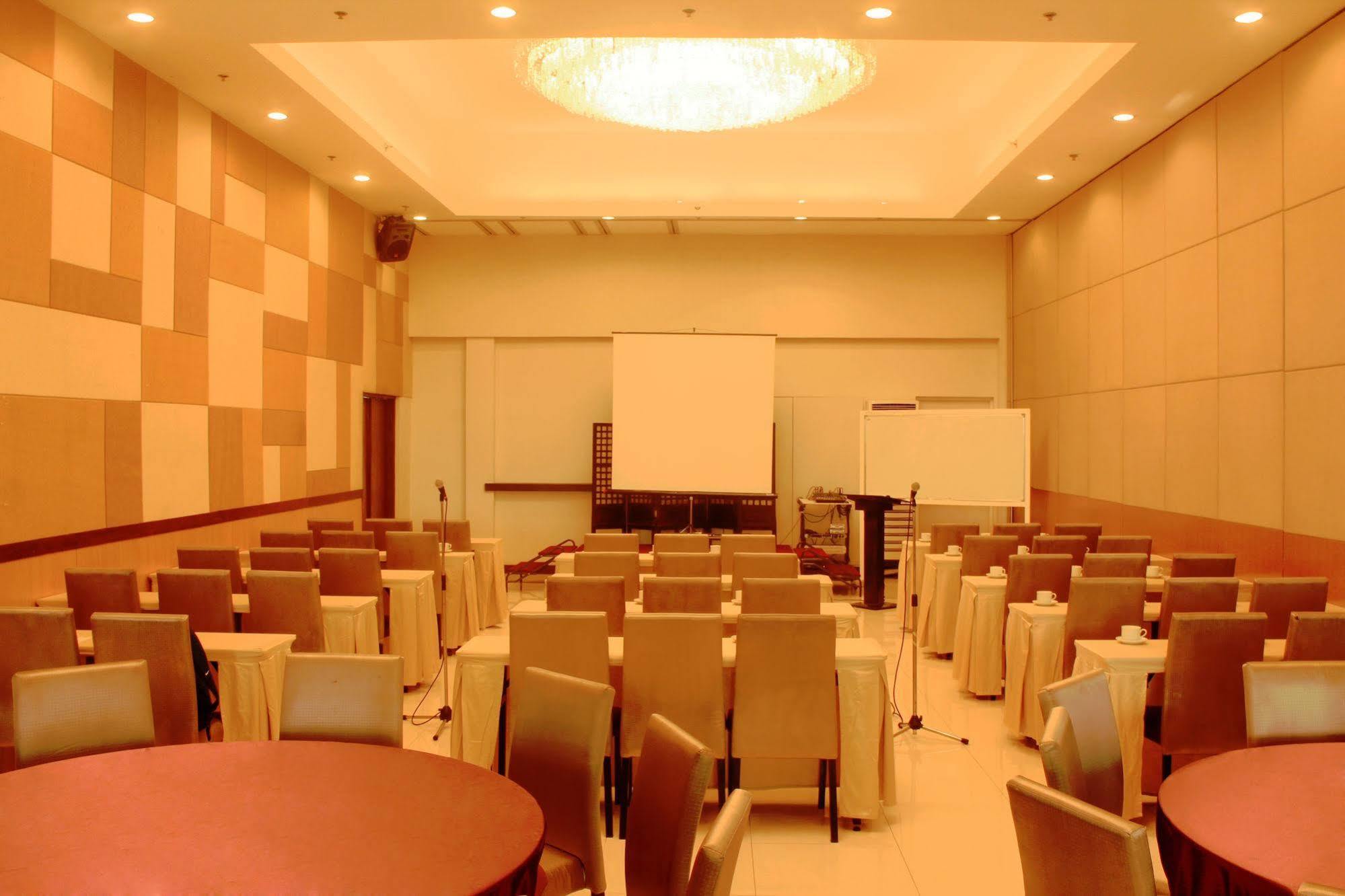 The Cocoon Boutique Hotel Quezon City Esterno foto